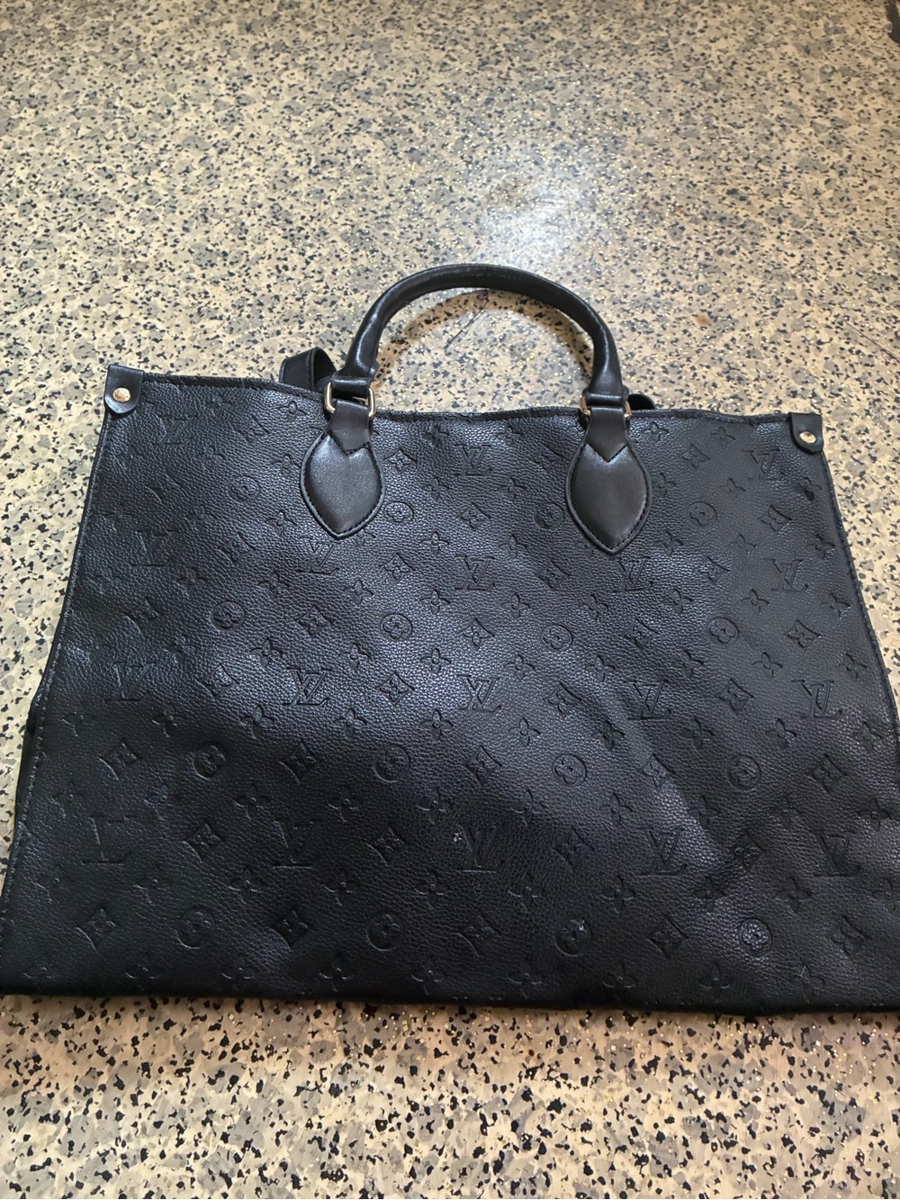 Lolis Vuitton - Picture 2 of 6